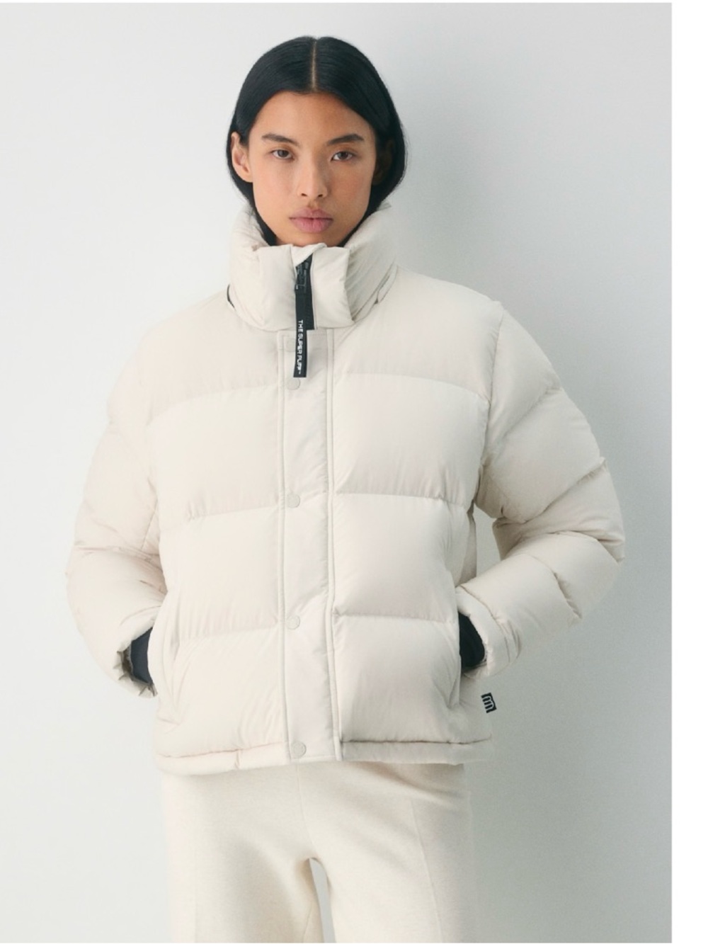 Aritzia Super Puffer Shorty climMATTE puffer in matte pearl